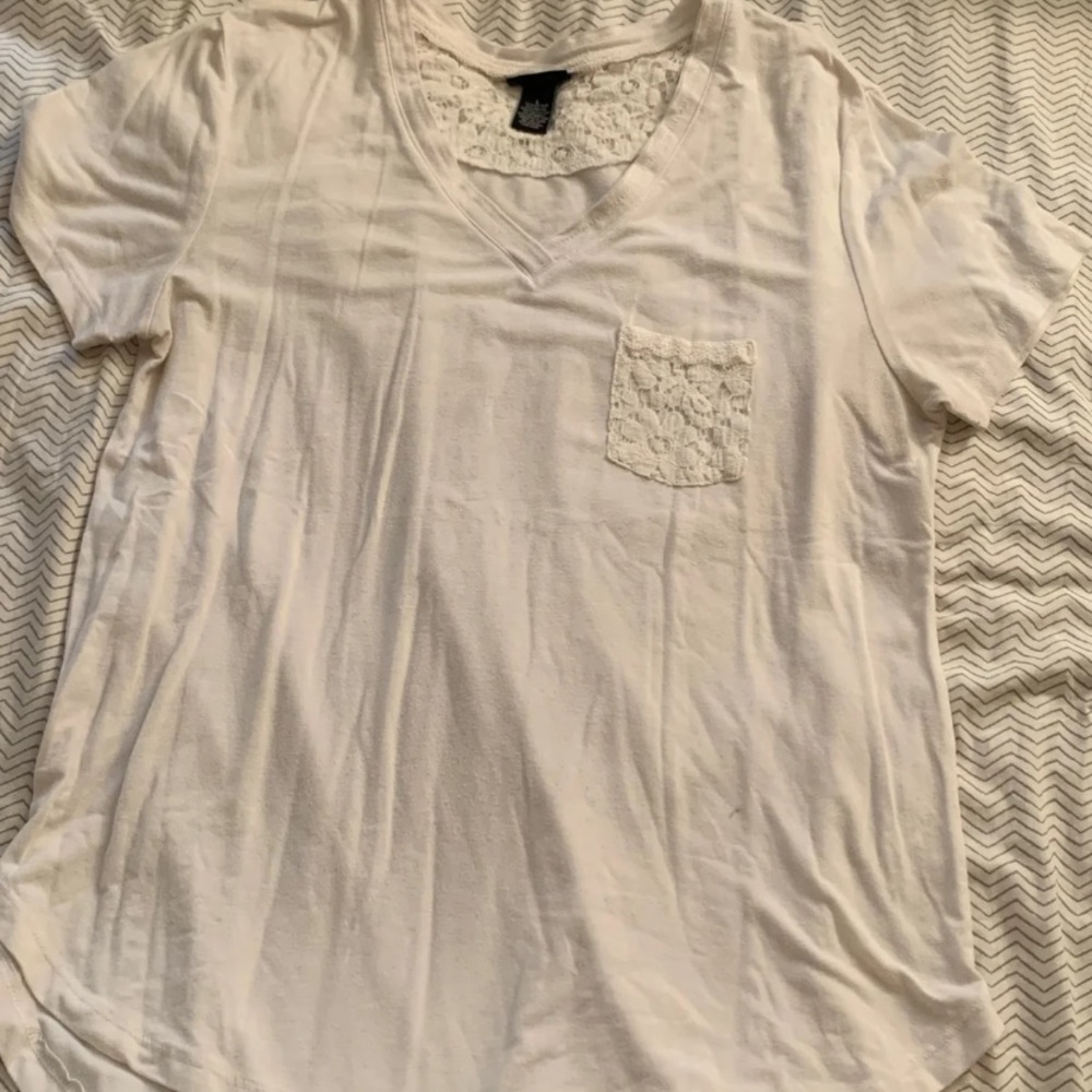 White tee